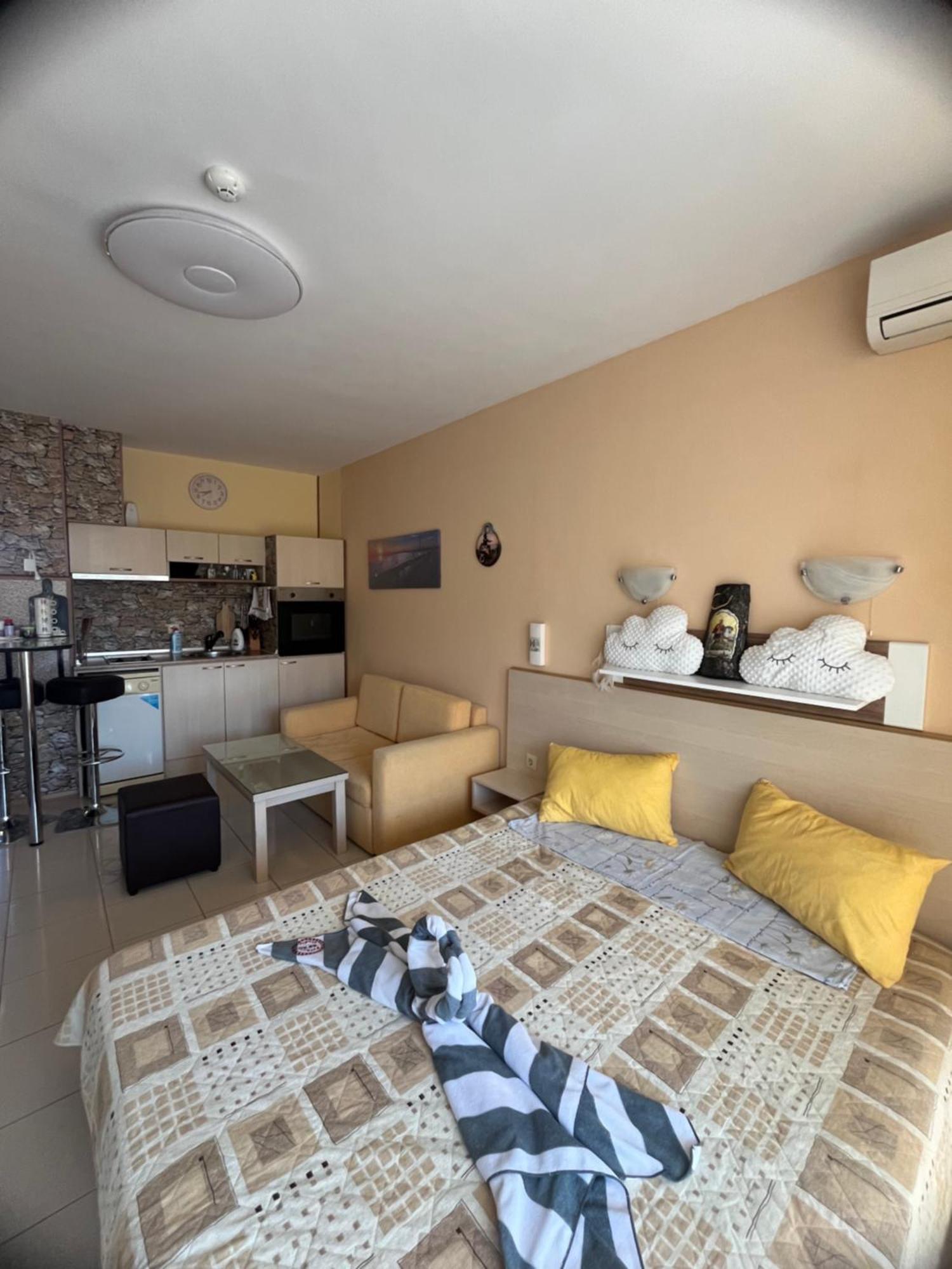 Harmony Hills Petkovi Studio Apartment Rogachevo Eksteriør billede