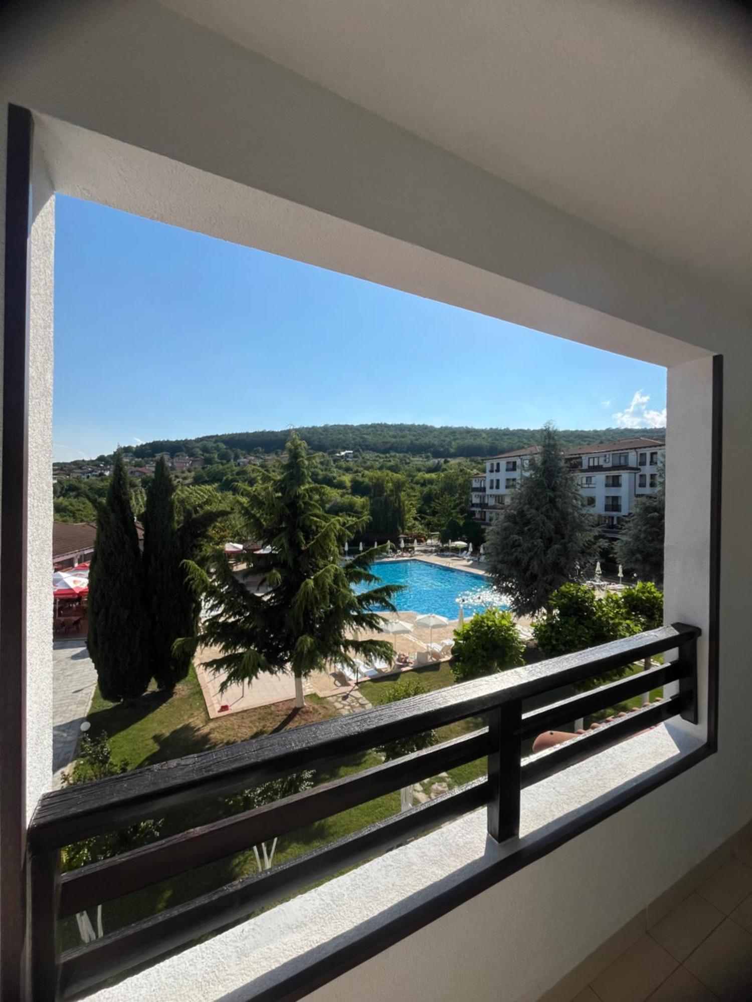 Harmony Hills Petkovi Studio Apartment Rogachevo Eksteriør billede